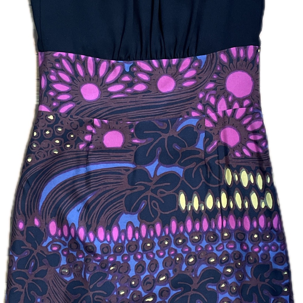 Trina Turk 100% Silk retro floral tiki sheath dress size 2  wedding cocktail
